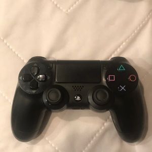 PS4 Duelshock controller (40$)
